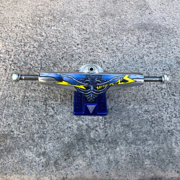 Shivers Esqueleto Trucks 149 mm